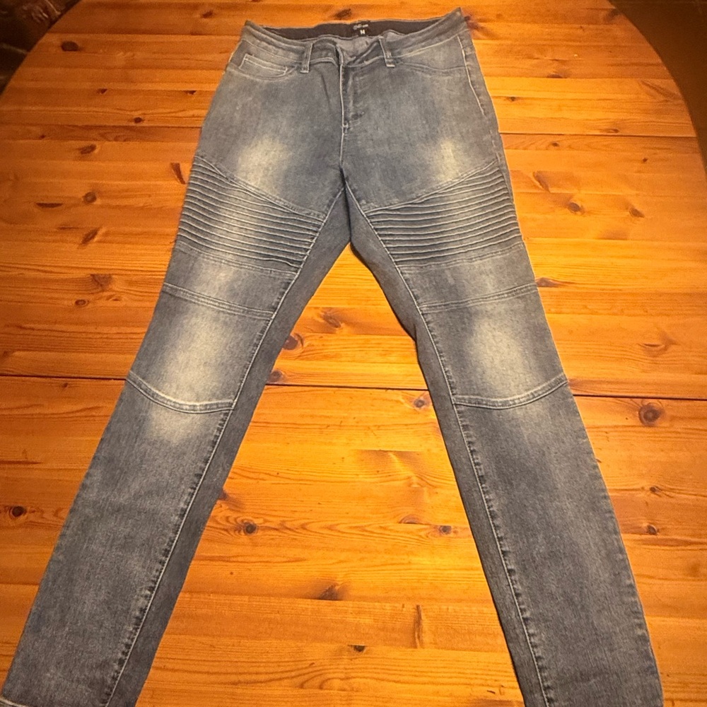 Cello Men's Distressed Gray Skinny Jeans